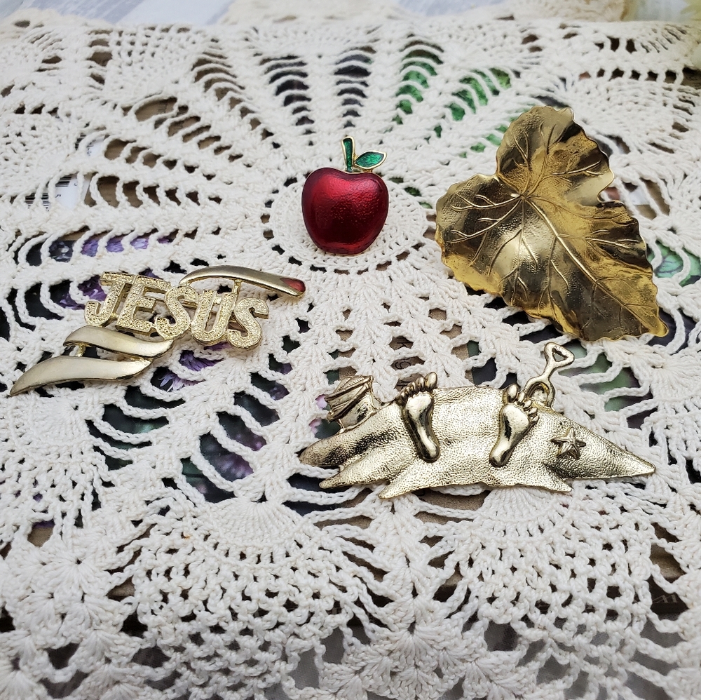 4 Brooche Bundle